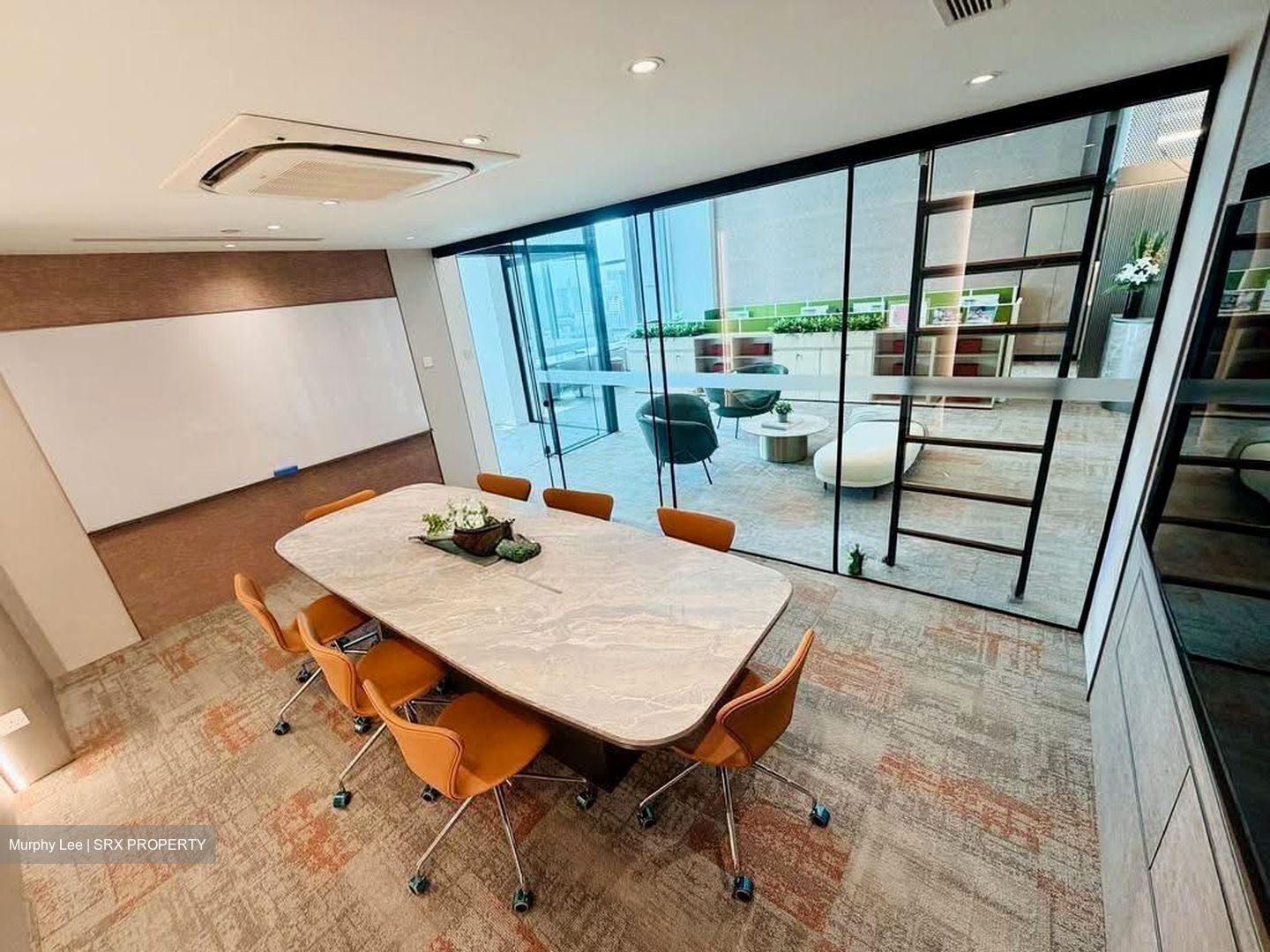 Arc 380 (D8), Office #639373601